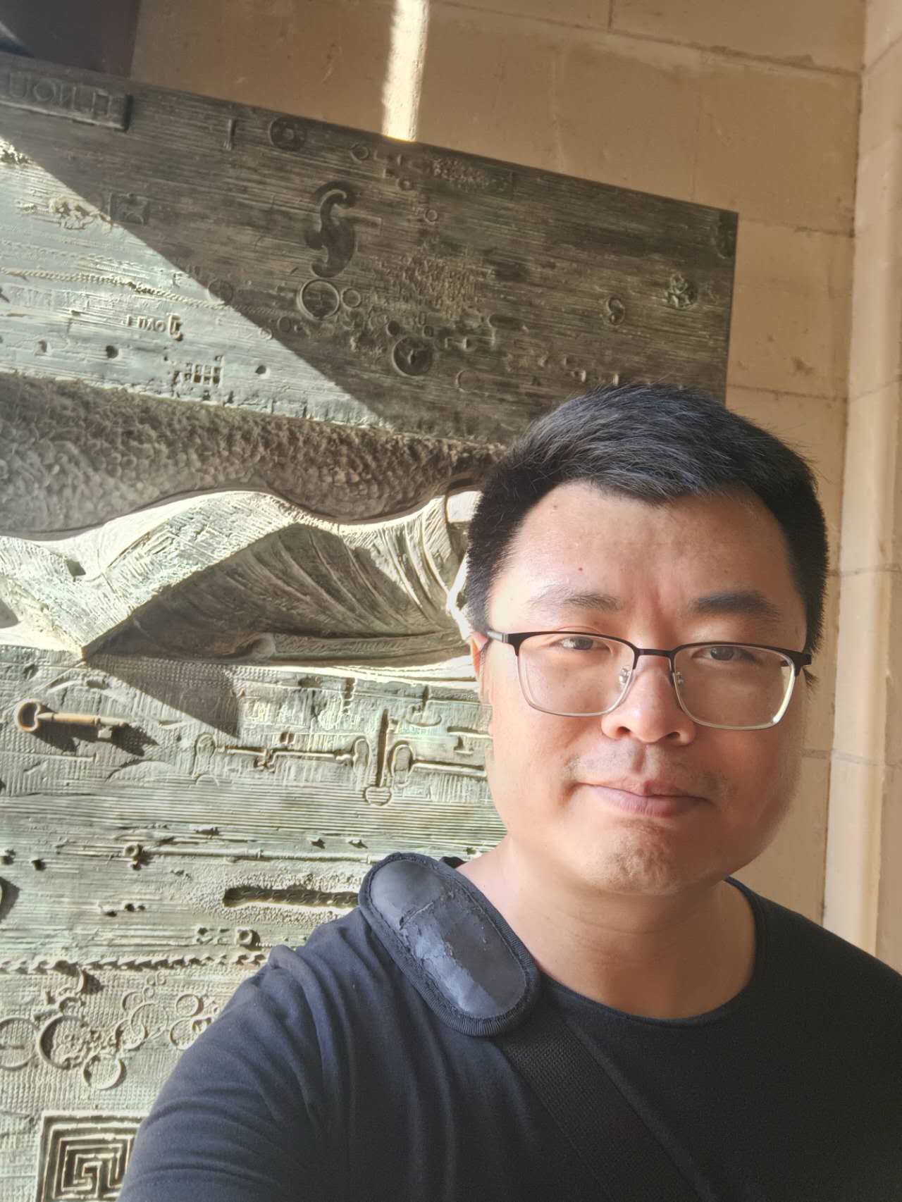 Dr. Lingwei Kong